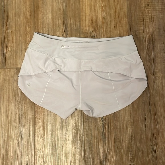 Lululemon Speed Up Short 2.5” - Picture 2 of 4